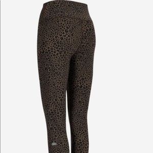 ALO animal print yoga pants size small 🚨🚨🚨🚨🚨🚨🚨